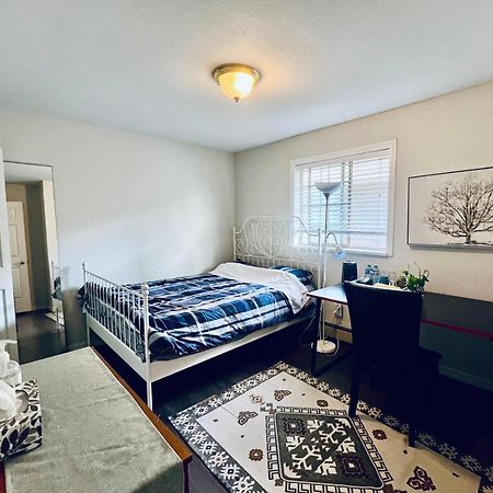 Airport Cozy Room 舒适小屋 Vancouver, Richmond,Near Yvr Екстер'єр фото